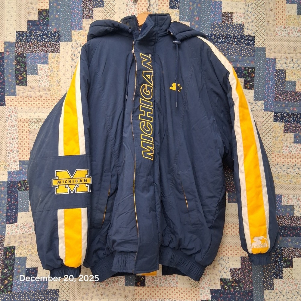VTG Starter University of Michigan Wolverines Puffer Jacket Size XXL Blue Yellow